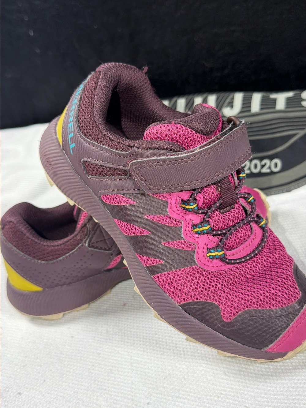 Merrell Kids Sneakers in Pink and Plum